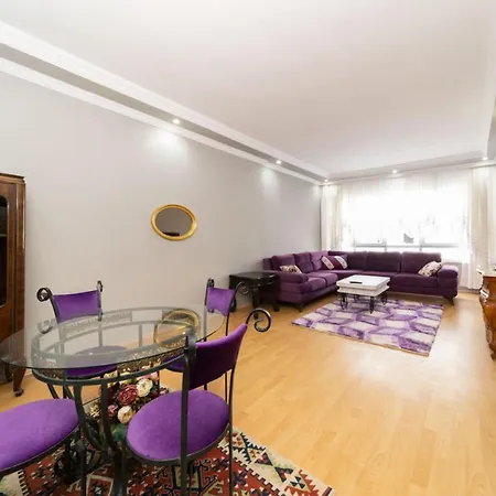 Colorful Flat Close To The Coast In Muratpasa Apartment